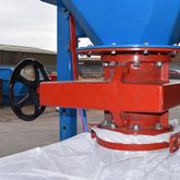 La válvula de manguito mecánica con volante manual regula el llenado de bolsas grandes