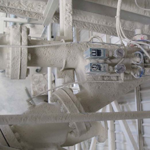 Las válvulas de manguito de AKO se utilizan como válvulas de cierre en la industria de la cerámica