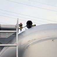 Válvulas de manguito de AKO como válvulas reguladoras en camiones silo