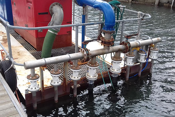 Las válvulas de manguito de AKO controlan la evacuación de los sedimentos de las dársenas portuarias
